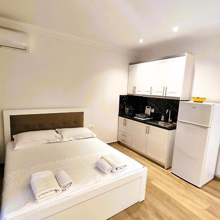 Hola Rooms Ksamil Exterior photo