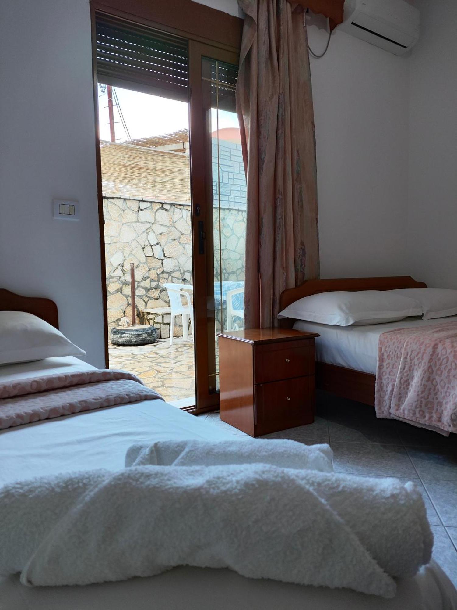 Hola Rooms Ksamil Exterior photo