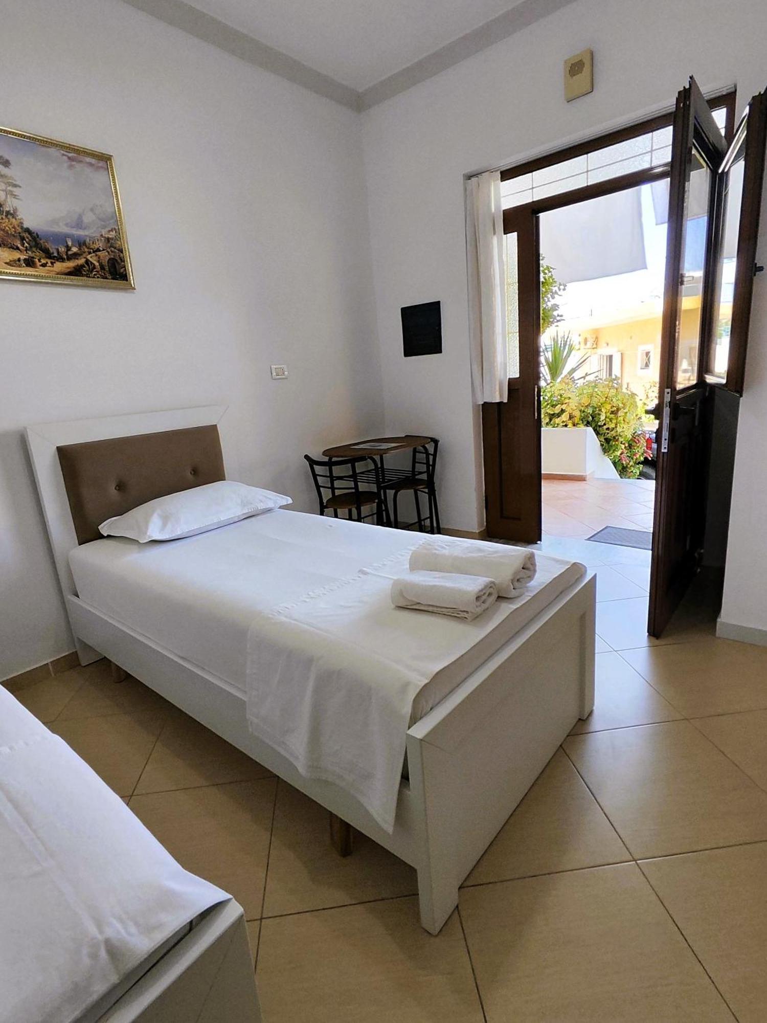 Hola Rooms Ksamil Exterior photo