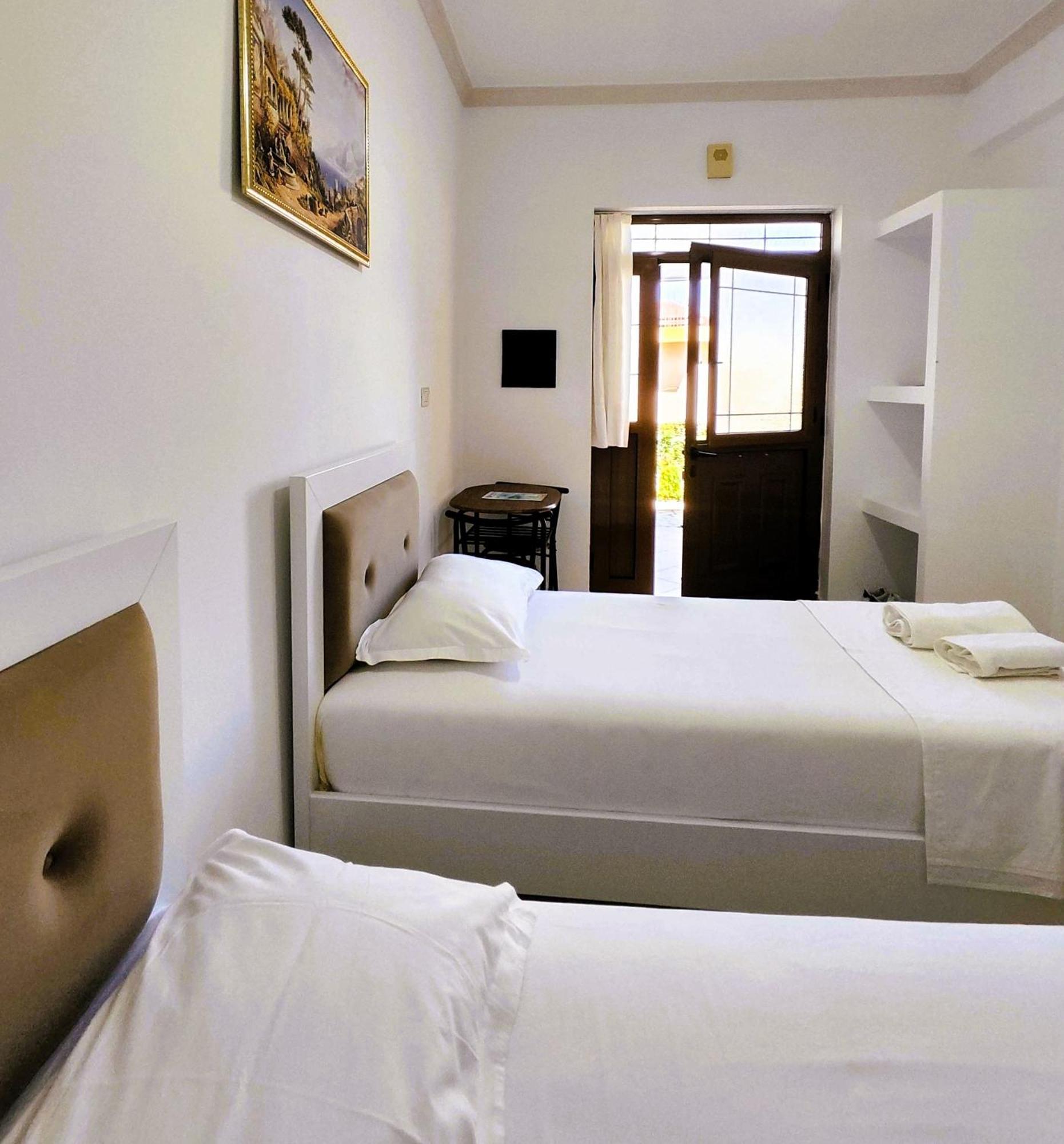 Hola Rooms Ksamil Exterior photo